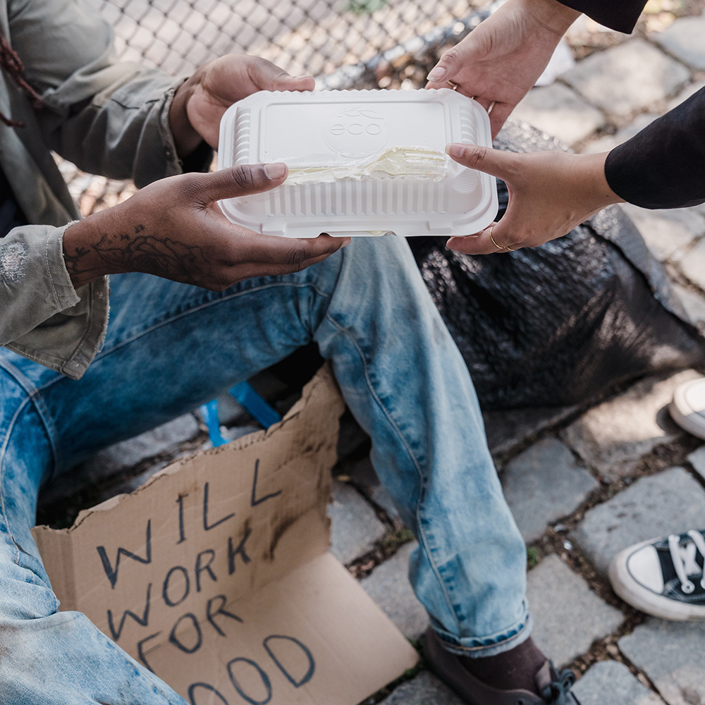 Homeless1000pxpexels timur weber 9532273